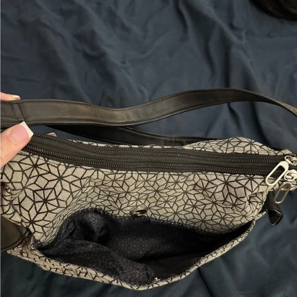 Geometric Black and White Women's Bag - Picture 4 of 5